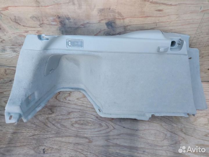 Обшивка багажника левая Toyota Prius 2 NHW20