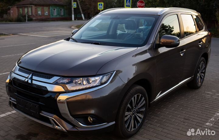 Mitsubishi Outlander 2.0 CVT, 2022, 56 км