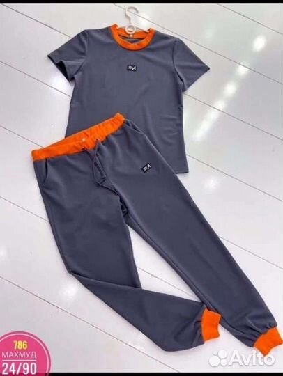 Спортивный костюм