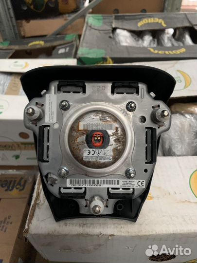 Митсубиси паджеро спорт 2017-2020 подушка в руль