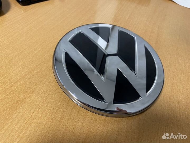 Эмблема VW Tiguan под радар 5NA853601JZA