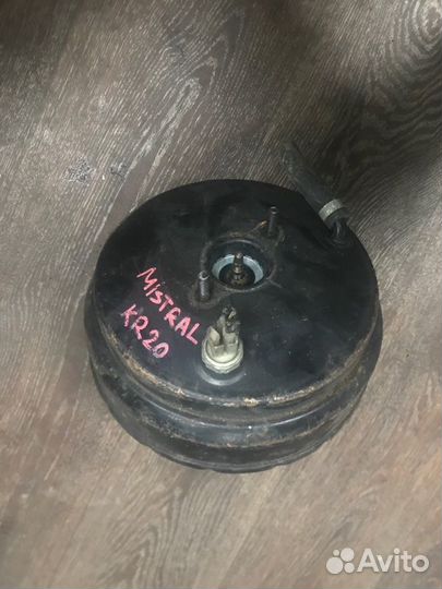 Вакуумный усилитель тормозов Nissan Mistral R20