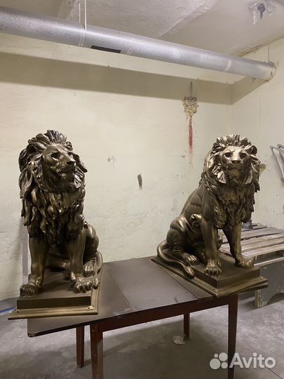 Скульптуры львов