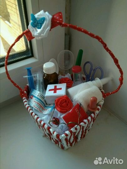 Поделка медицина. Корзинка с медицинским набором