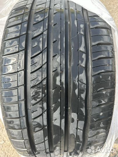 RoadX RXMotion U11 275/35 R19
