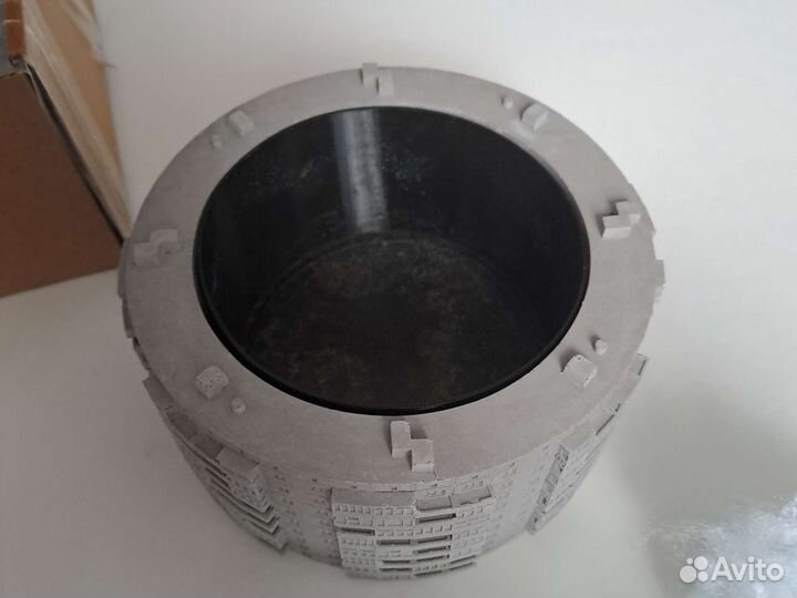 Кашпо Nikita Anokhin панелька круглый дом бетон