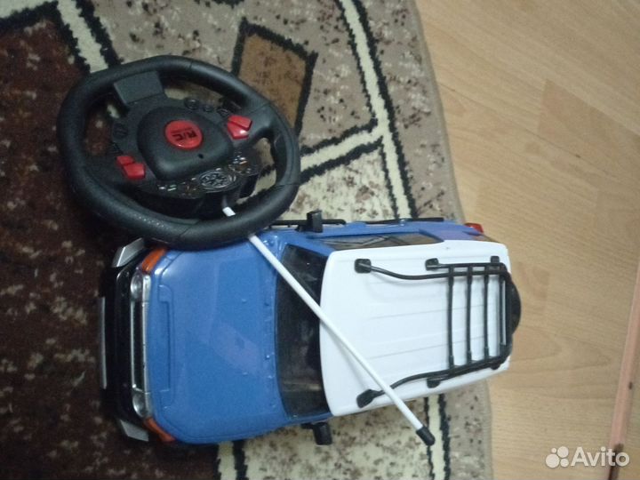 Машинка на радиоуправлении большая