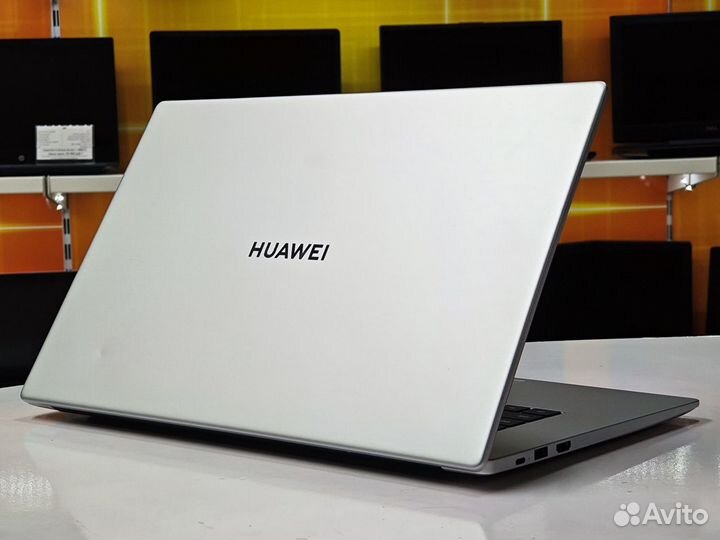 Ноутбук Huawei 15.6 IPS Ryzen 5 5500U 16GB SSD 512