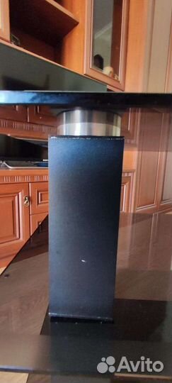 Стеклянная тумба под тв