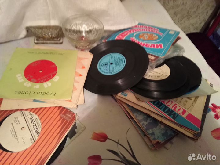 Продаю много разных жанров грампластинки