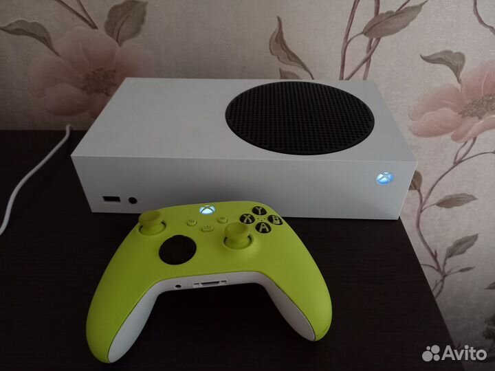 Игровая приставка Xbox series S