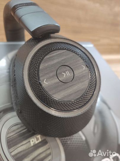 Наушники Plantronics BackBeat Pro 2