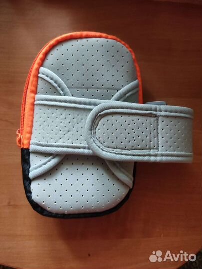 Спортивная сумка для бега (под смартфон)