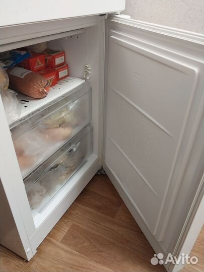 Холодильник indesit 2021 года бу