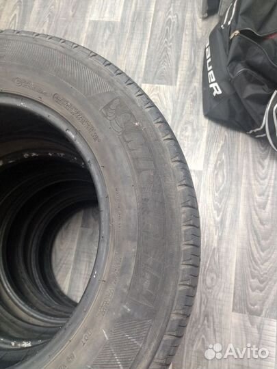 Michelin Latitude Tour HP 215/70 R16