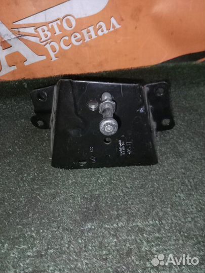 Крепление ремня безопасности заднее левое