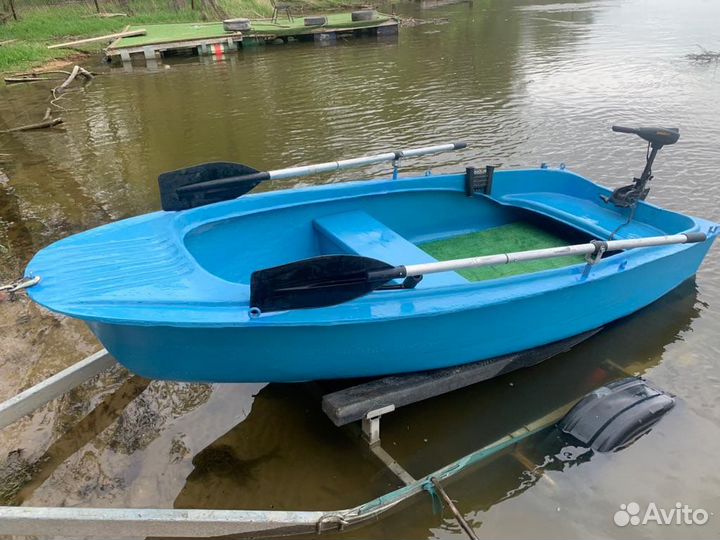 Прогулочная лодка стеклопластиковая