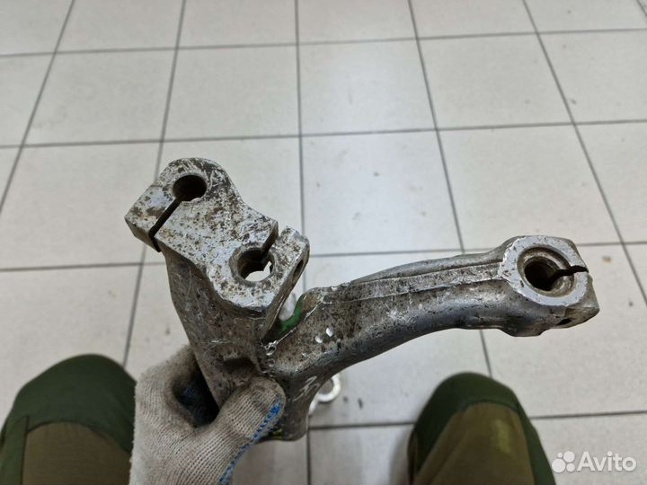 Поворотный кулак правый на Audi A6 C6 