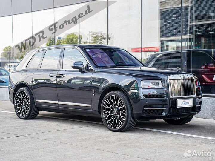 Кованые диски R22 на Rolls-Royce Cullinan