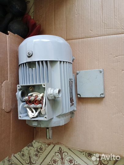 Электродвигатель флянцевый 3 кВт, 0,55