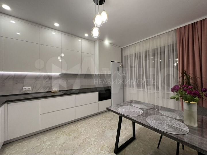 2-к. квартира, 60 м², 14/16 эт.