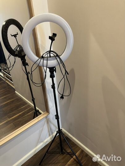Кольцевая лампа со штативом