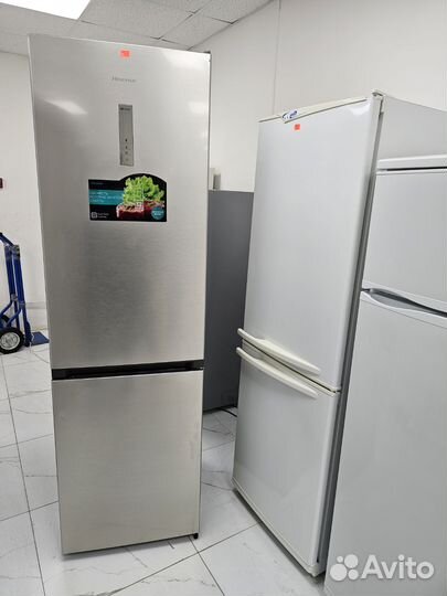 Двухкамерный холодильник Hisense. Доставка