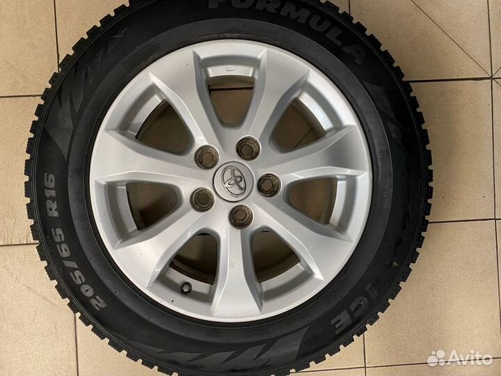 Колеса на Toyota Pirelli Formula Ice 205/65 R16 зи