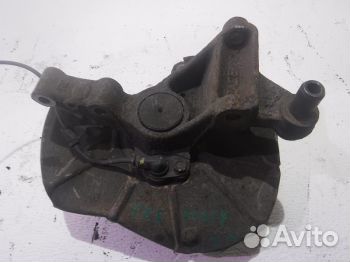 Кулак задний правый C100261A0