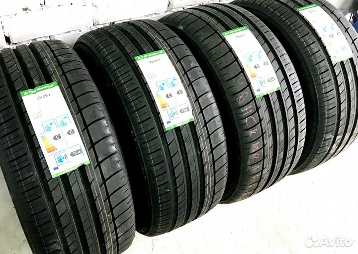 Triangle Sports TH201 225/30 R20 88V