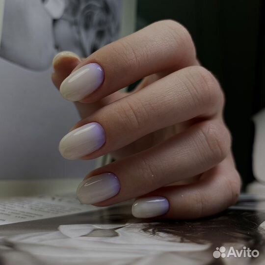 Модель на маникюр