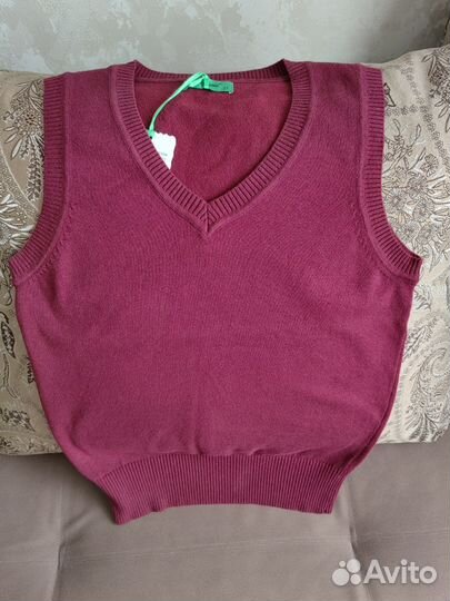 Жилет бордовый школьный