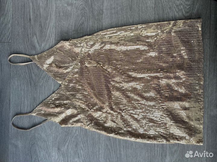 Платье в паетках