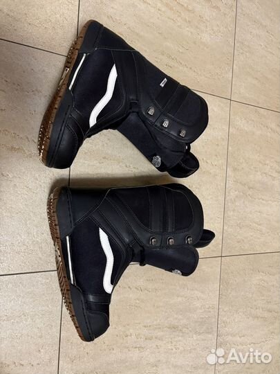 Сноубордические ботинки женские vans 7,5 us
