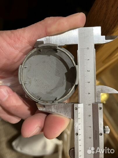 Колпачки ступицы hyundai серебристые и черные