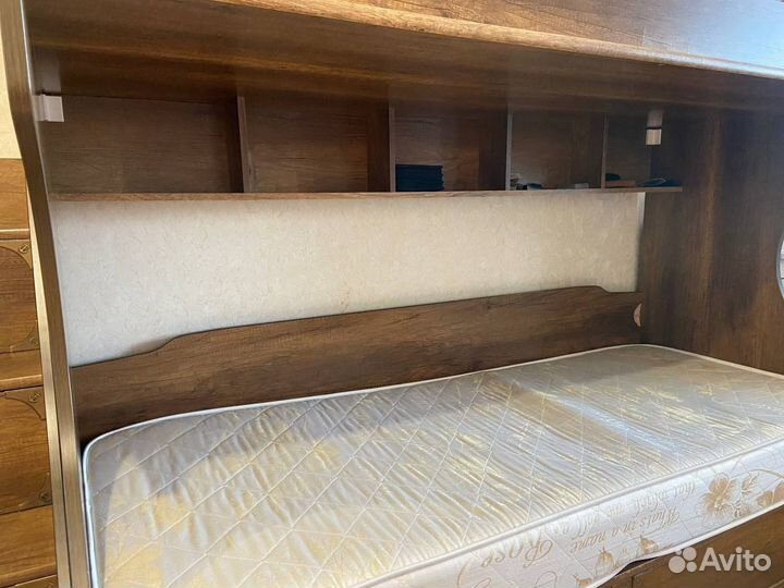 Двухъярусная кровать бу с матрасами