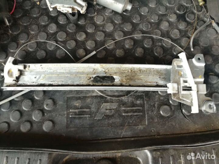 Стеклоподъёмник Форд Маверик