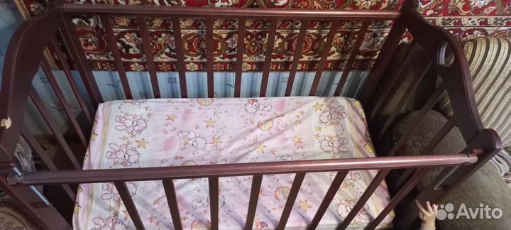 Детская кроватка