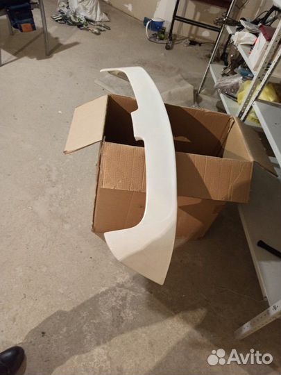 Спойлер Toyota Corolla хэтчбек