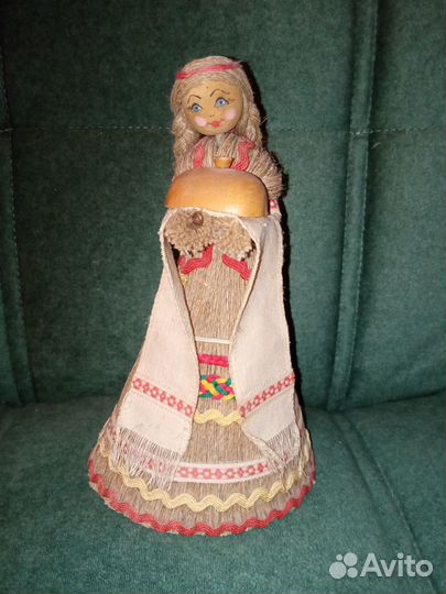 Кубанская кукла девушка с караваем