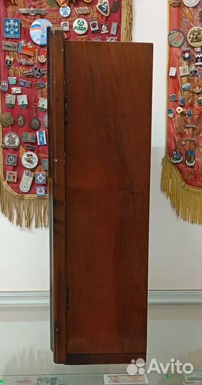 Настенные часы с четвертным боем 