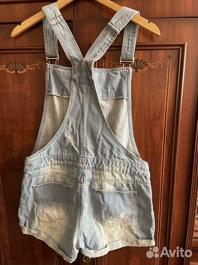 Джинсовый комбинезон