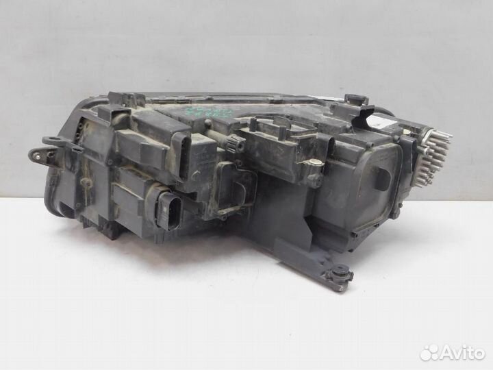 Фара правая Volkswagen Tiguan