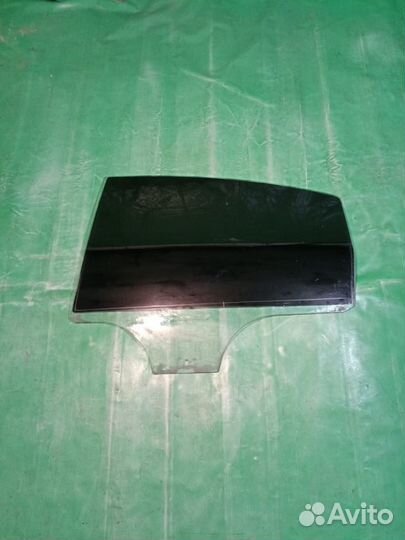 Стекло заднее правое Volkswagen Passat B5 1996-01