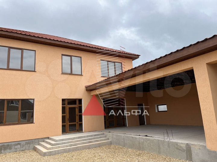 Дом 352,4 м² на участке 10 сот.