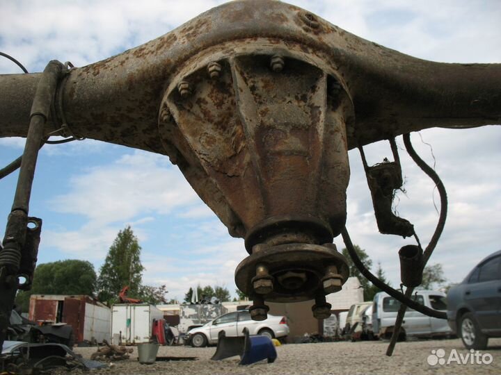 Задний мост Nissan Patrol K160 / K260 2.8 TD 1992г