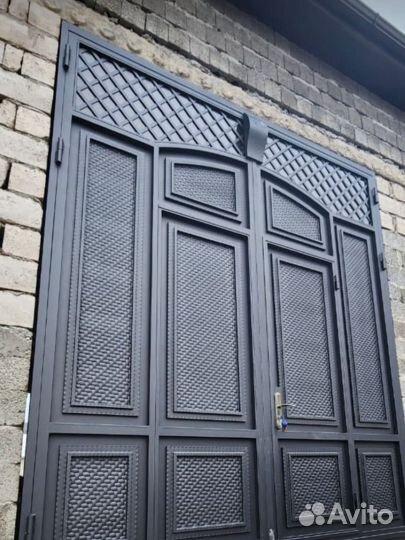 Кованные ворота и калитка