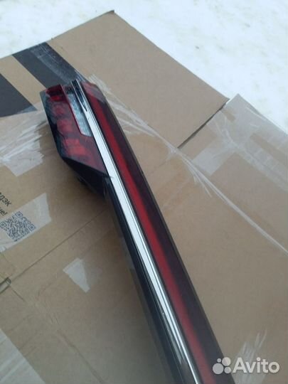 Geely monjaro фонарь крышки багажника