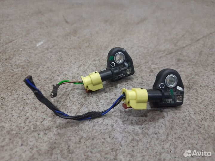 Датчик бокового удара для Skoda Octavia A7