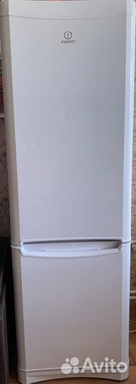 Холодильник бу indesit